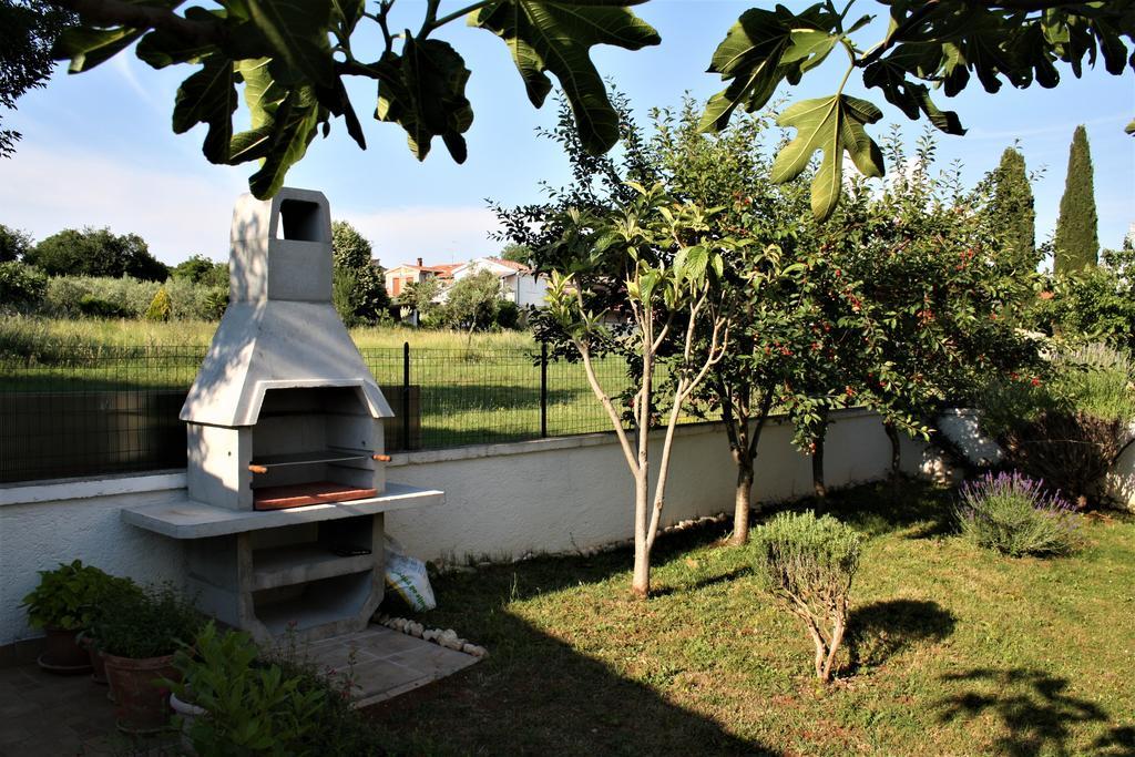 Holiday Home Magnolia Tar-Vabriga Extérieur photo